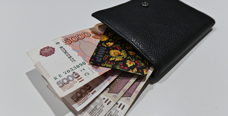 В августе медианная предлагаемая зарплата в России выросла на 9%