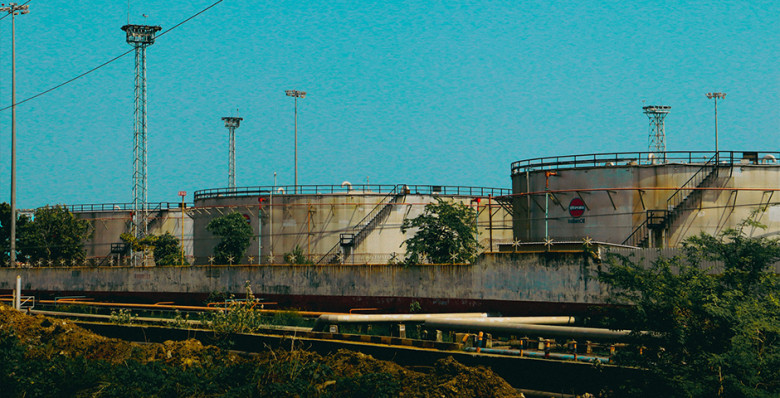 Казахстан перенаправит 260 тыс. тонн нефти в мае из-за остановки транзита по «Дружбе»