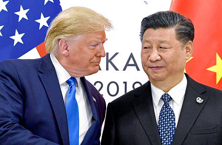Дональд Трамп берет за помощь