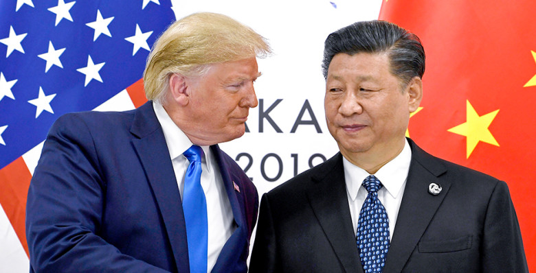 Дональд Трамп берет за помощь