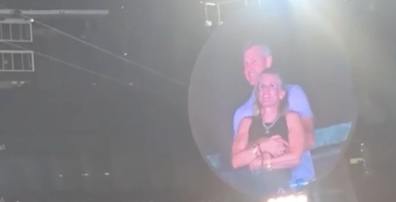 Astronomer отправила в отпуск своего CEO после видео с концерта Coldplay