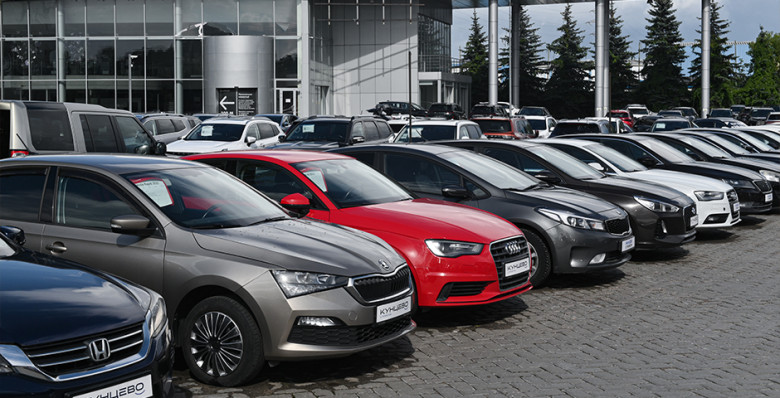 Выдача автокредитов в России упала на 45,5% Выдача автокредитов в России упала на 45,5%