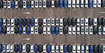 Авторынок ушел в неуправляемый дрифт