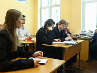 В России утвержден порядок обмена данными о детях мигрантов между школами и МВД