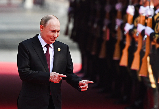 Владимир Путин принял парад в Пекине