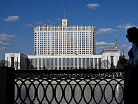Кабмин предложил отменить льготу по НДС для обслуживания банковских карт
