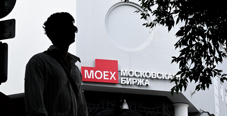 Физлица в июле почти вдвое увеличили вложения на Мосбирже
