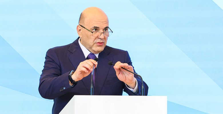 Михаил Мишустин призвал закрыть лазейки для подмены трудовых отношений