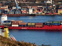 Профицит внешней торговли РФ за январь—апрель вырос на 18,8% год к году