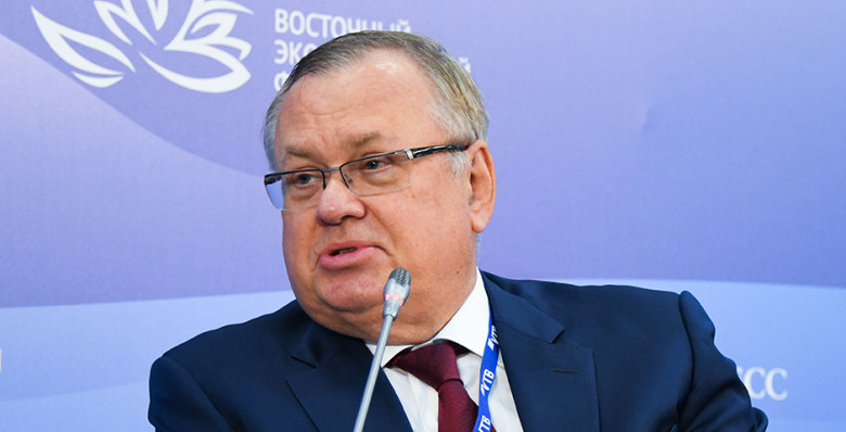 Андрей Костин поддержал идею признать проблему «ненастоящего» курса рубля