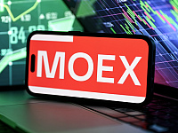 Мосбиржа запустила торги аналогом доллара