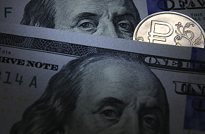 Мосбиржа начала торги долларом в рублях