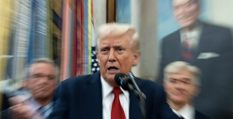 Дональд Трамп сгустил дым над водой