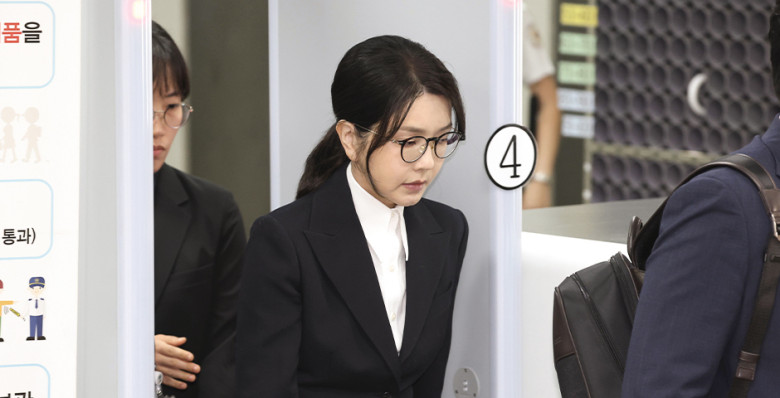 Бывшую первую леди Южной Кореи приговорили к 20 месяцам тюрьмы