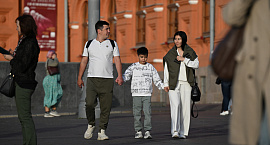 В России утвердили пятилетний ценз оседлости для получения детских пособий иностранцами