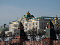 В Кремле прокомментировали смягчение санкций США против российской нефти