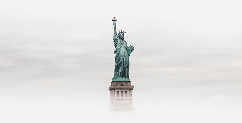 США приостановили программу розыгрыша грин-карт