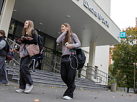 Глава РАН назвал десятилетнее школьное образование достаточным