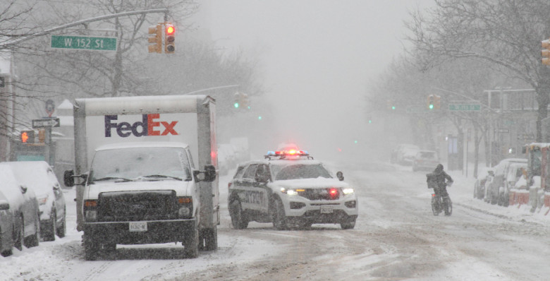 В США не менее 30 человек погибли в результате мощного снегопада