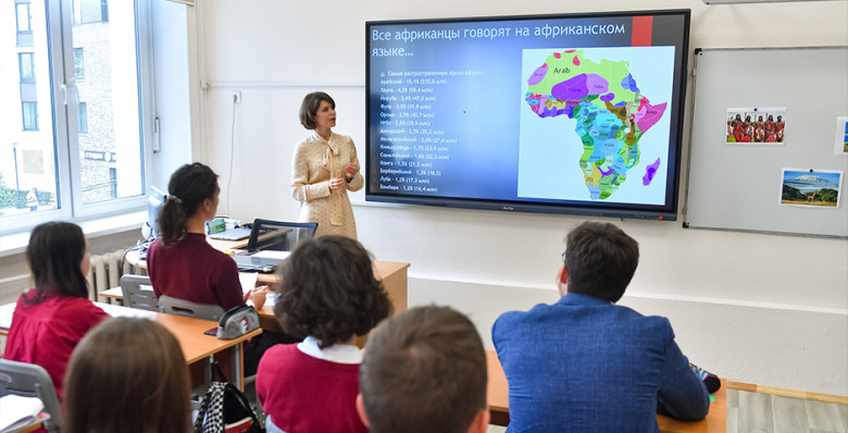 Вячеслав Володин призвал соцсети удалять оскорбительный для учителей контент