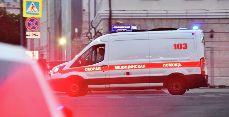 В Пермском крае подросток смертельно ранил учительницу у входа в школу