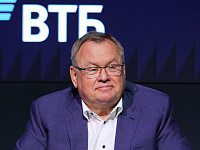 Глава ВТБ Андрей Костин рассказал о попытке пригласить «Алису» на ужин