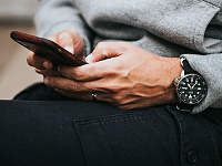 Минцифры добавило в «белый список» сайты волонтеров, «Ленты» и «Додо Пиццы»