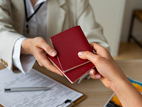 Владимир Путин отменил записи о детях в загранпаспортах