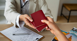 Владимир Путин отменил записи о детях в загранпаспортах