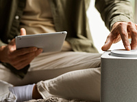 В Роскачестве посоветовали не обсуждать чувствительные темы возле умных колонок