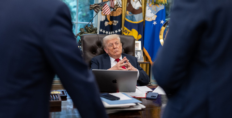 Дональд Трамп отказался от участия во встрече Владимира Путина и Владимира Зеленского