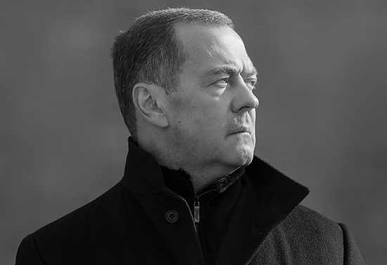 Медведев назвал главные риски «злого» искусственного интеллекта