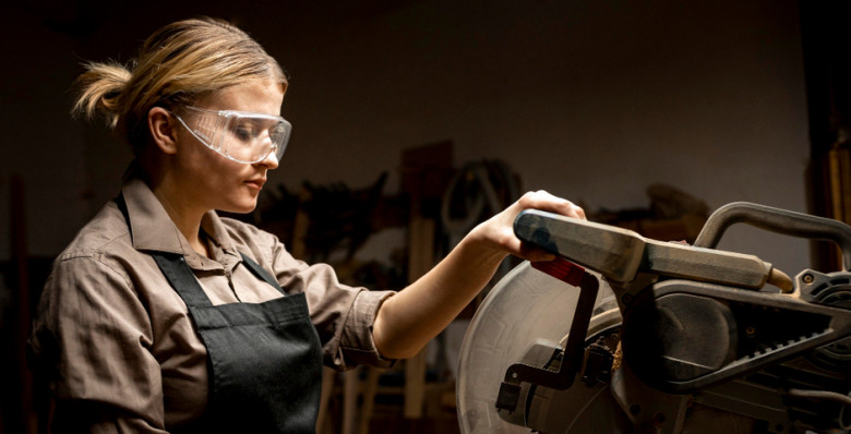 Правительство сократит перечень запрещенных для женщин профессий в 2027 году