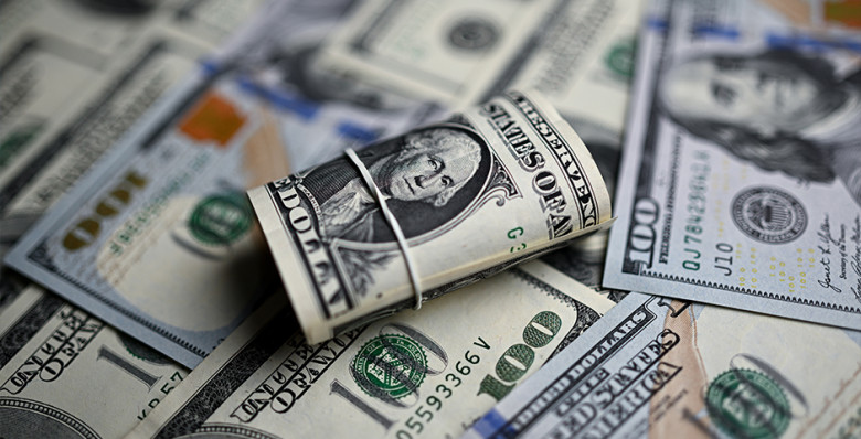 США приостановили поставки наличных долларов в Ирак