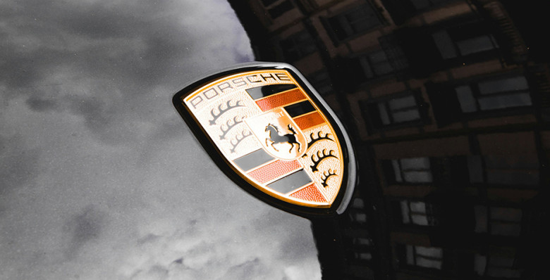 В Porsche подтвердили наличие проблем с запуском двигателя у авто в России