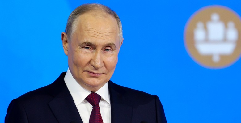 Владимир Путин: ВВП России растет более чем на 4% в год