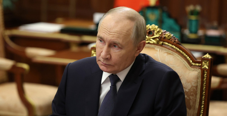 Владимир Путин поручил создать единую линейку учебников по географии