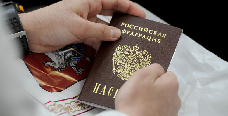 Кабмин поддержал проект о лишении уклонистов приобретенного гражданства