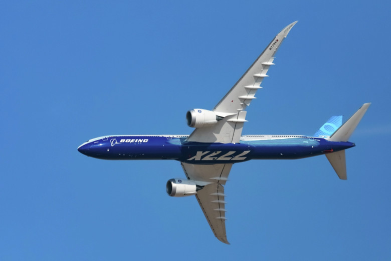 Пассажирский самолёт Boeing 777X