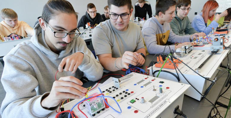 «Технарям» здесь не место