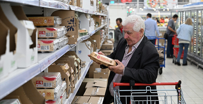 Эксперты допустили рост тарифов при введении НДС на обслуживание банковских карт