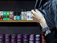 В Госдуму внесли поправки о полном запрете продаж вейпов