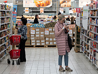 Месячные потребительские расходы россиян увеличились до максимума за восемь лет