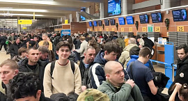 Рекордный снегопад вызвал транспортный коллапс в аэропорту Шереметьево