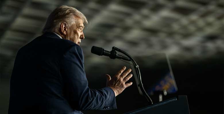 Дональд Трамп пообещал запретить въезд мигрантам из стран третьего мира