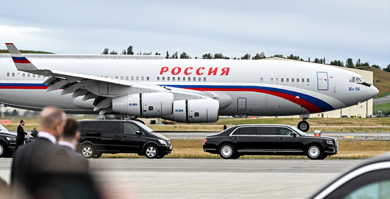 Дмитрий Песков: маршрут полета Владимира Путина на встречу с Дональдом Трампом пока не ясен