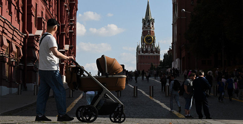 Владимир Путин заявил о недостаточности мер поддержки семей на фоне снижения рождаемости