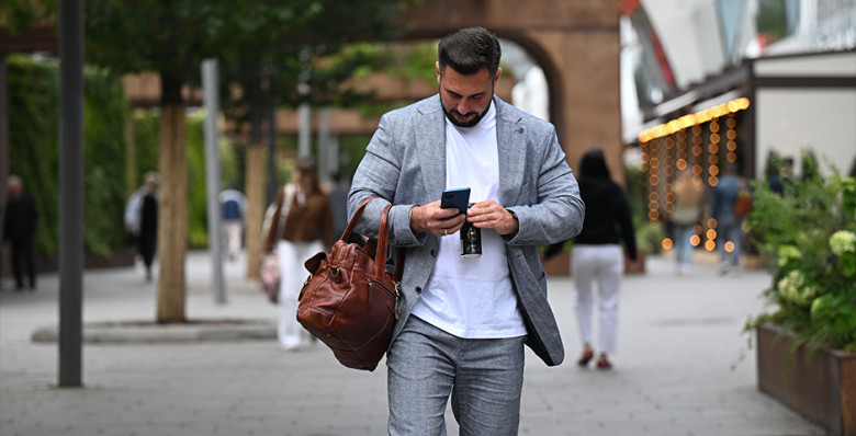 Россиянам начали ограничивать мобильный интернет по возвращении из-за границы