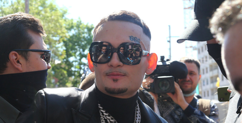 Суд Литвы отменил запрет на въезд в страну Алишеру Моргенштерну