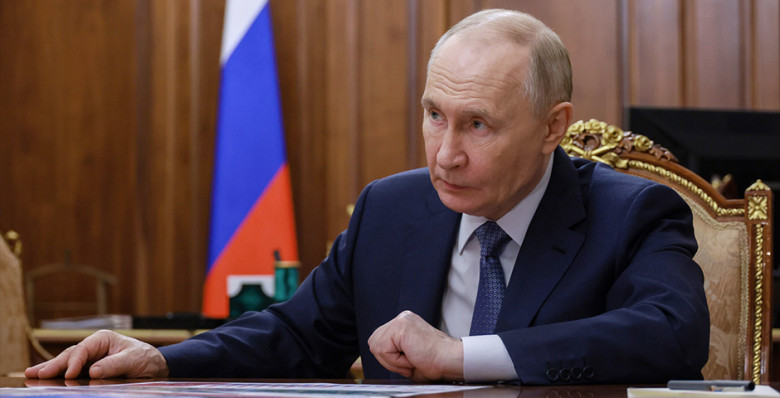 Владимир Путин поручил распространить семейную ипотеку на жилье старше 20 лет